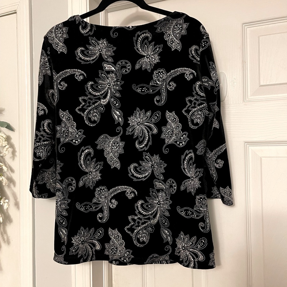 Woman’s Elementz Black Velvet type dressy top with silver scroll floral design. - Picture 2 of 6